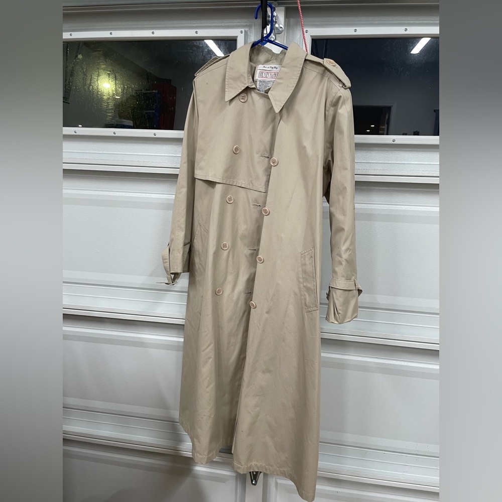 Vintage Lindsey Blake trench coat